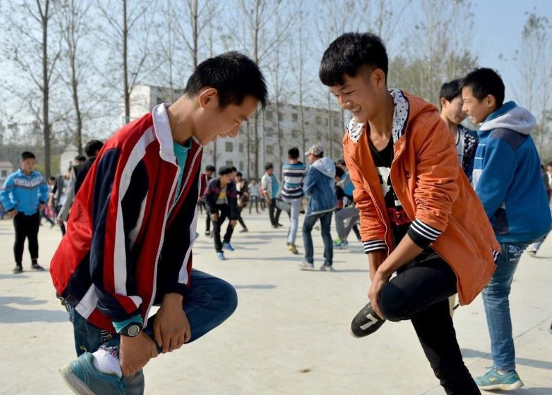 体育老师跑步有多快,体考1千米跑步的技巧