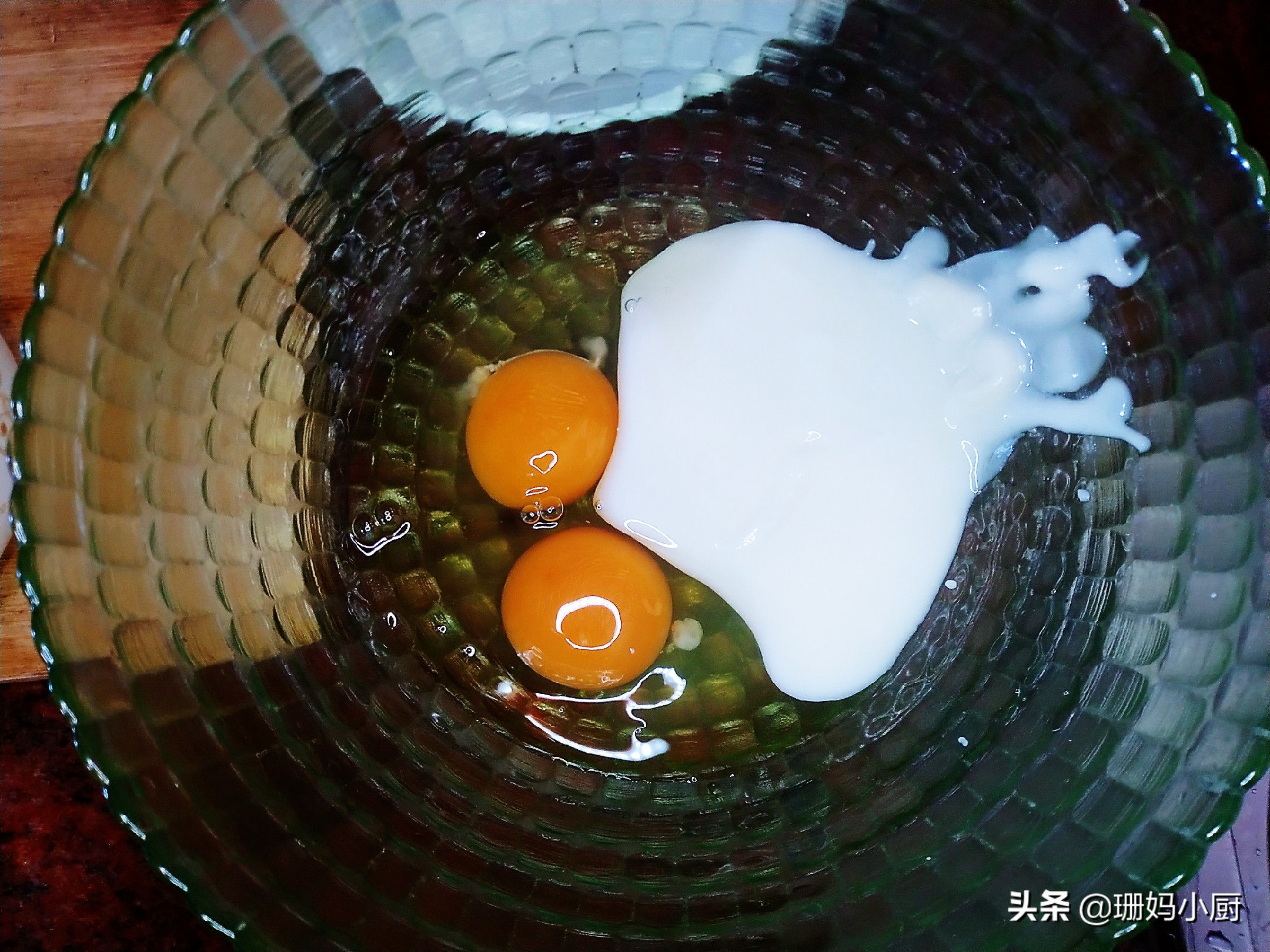 何炅纯奶蛋糕的做法原视频,何炅教你做蛋糕烤箱20分钟搞定