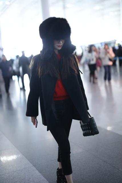 baby和权志龙合体,baby戴陈赫帽子