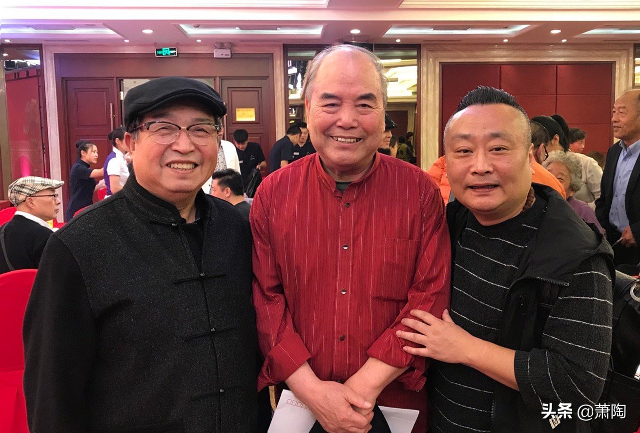 李谷一替他改名侯耀文将他收编他却是马季徒弟他搭档更了不得