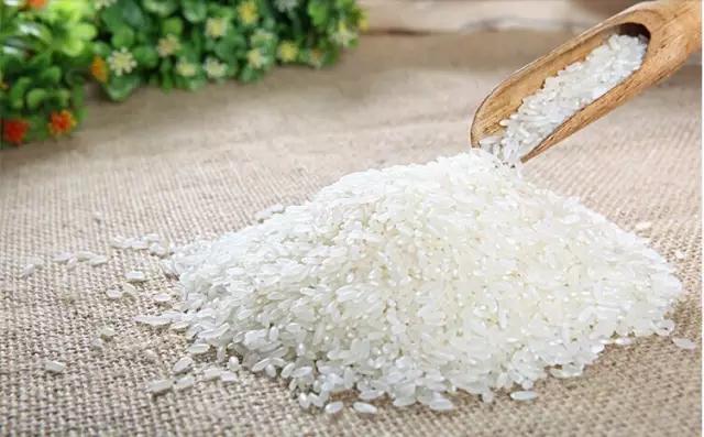 天气不好怎样能让鞋子速干,一招教你让鞋子速干