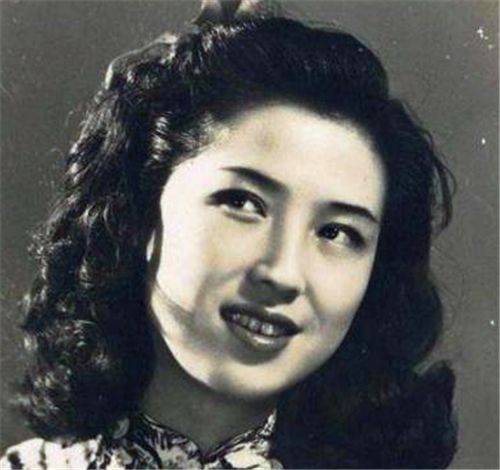 卢小嘉打黄金荣的军阀之子,卢小嘉暴打黄金荣毕军长怎么死的