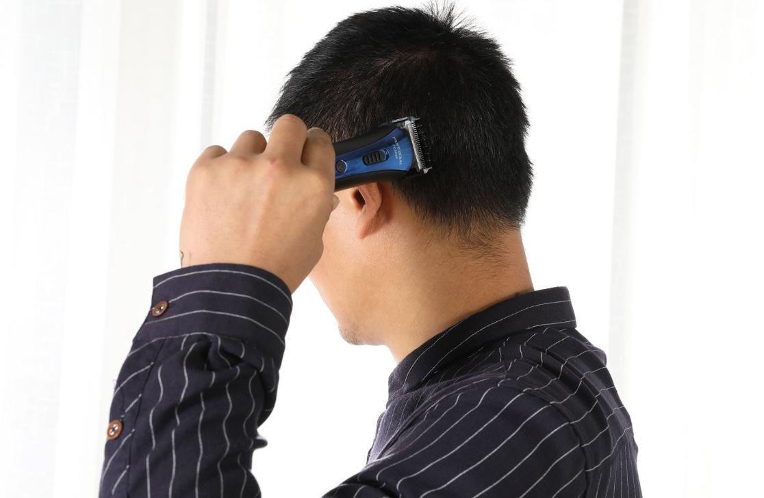 从小白做到美发师要几年,从小白成为美容师