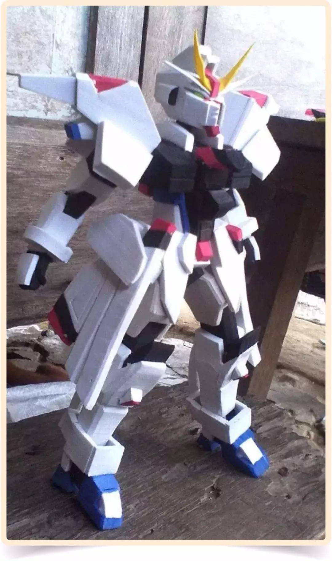 男孩毁了他的手办,亲手毁掉一个二次元手办