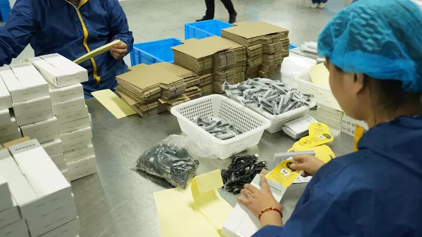 南航学霸接棒厂三代：从植毛工到新厂长，承包全球2亿人牙刷