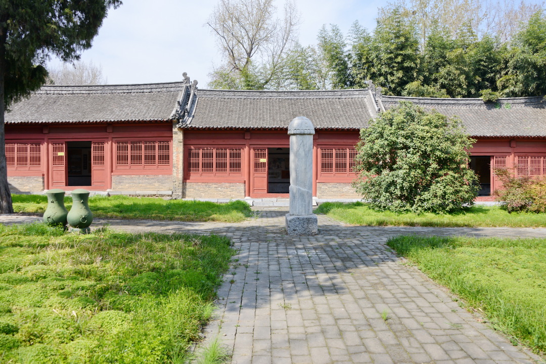 南阳诸葛书院,南阳卧龙岗诸葛书院