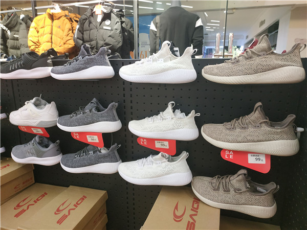 晋江鞋都安踏,福建晋江李宁安踏运动鞋