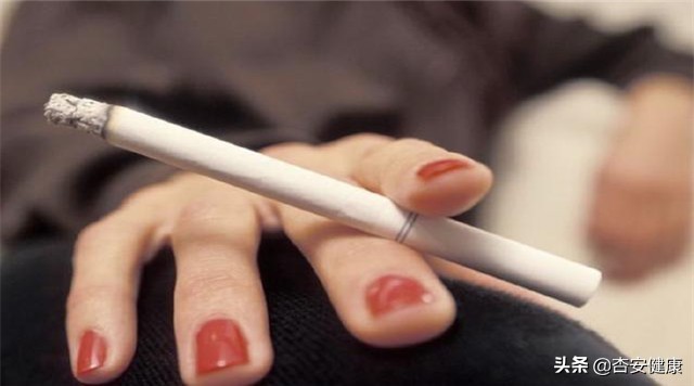 九个月宝宝发完烧浑身出现湿疹,宝爸身上烟味重会影响宝宝吗