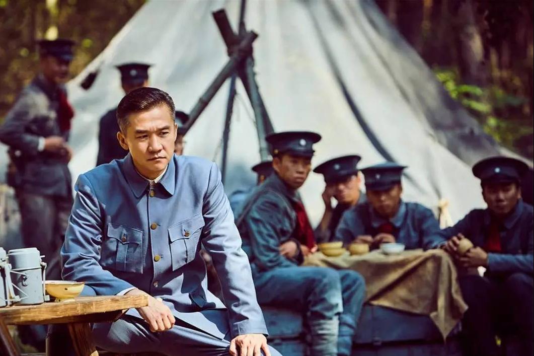 陈毅的军事能力有多强？元帅军衔当之无愧！这两个名额非他莫属