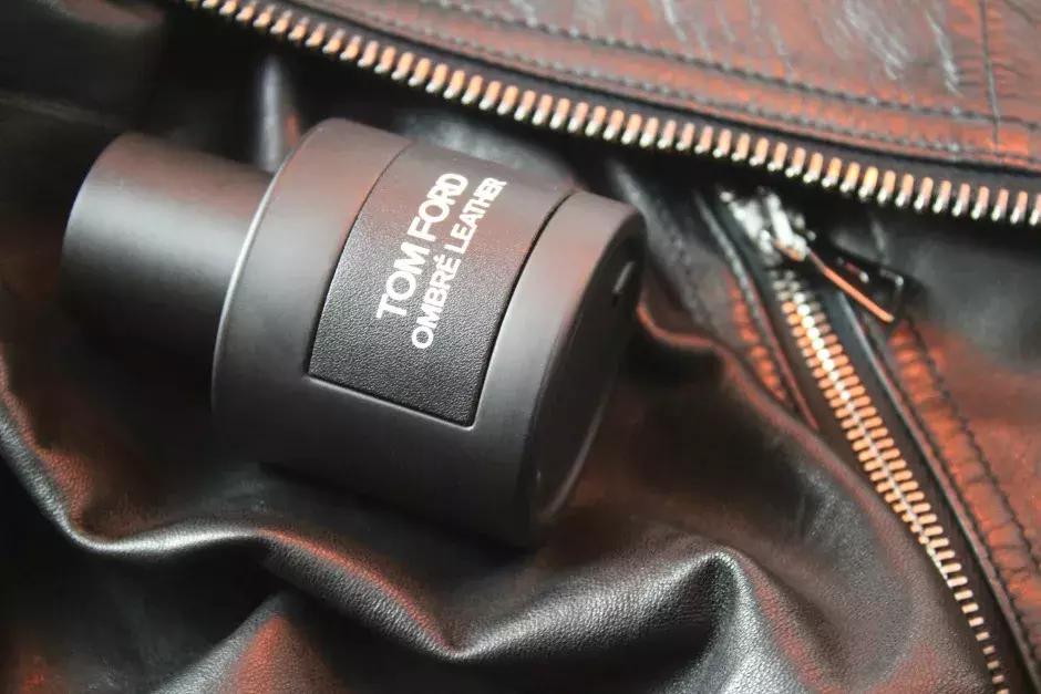 男人用了香水代表什么,男人用错香水