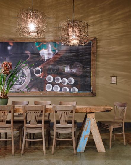 星巴克首席执行官哪里人,星巴克的设计是谁设计的