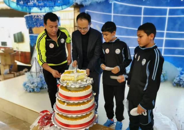 奔跑吧少年新疆足球,奔跑吧少年新疆青少年