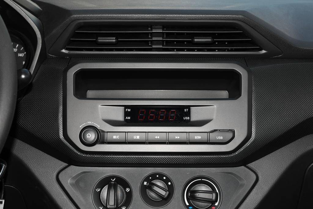 五菱宏光哪一款又拉货又能拉人,五菱宏光哪一款拉人舒适