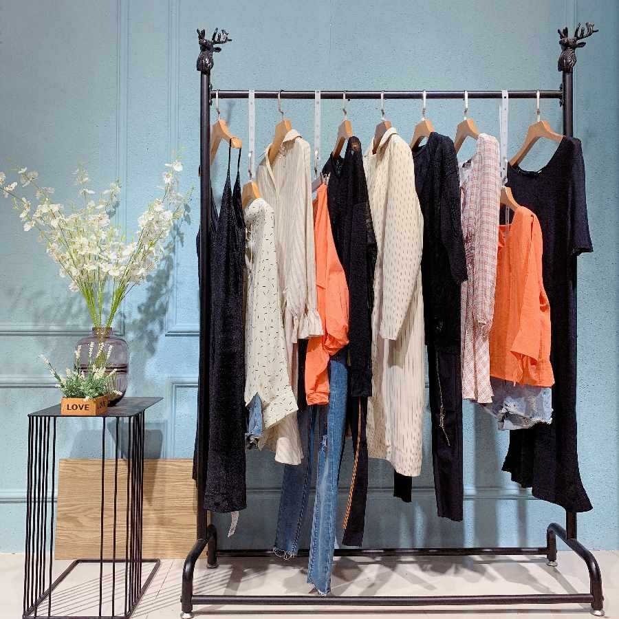 2022年女装实体店春款拿货技巧,女装店春季该怎么进货