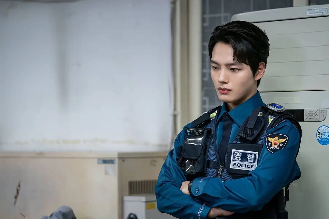 21年评分最高十部悬疑剧,《窥探》仅第4,《城市的边缘》进前3