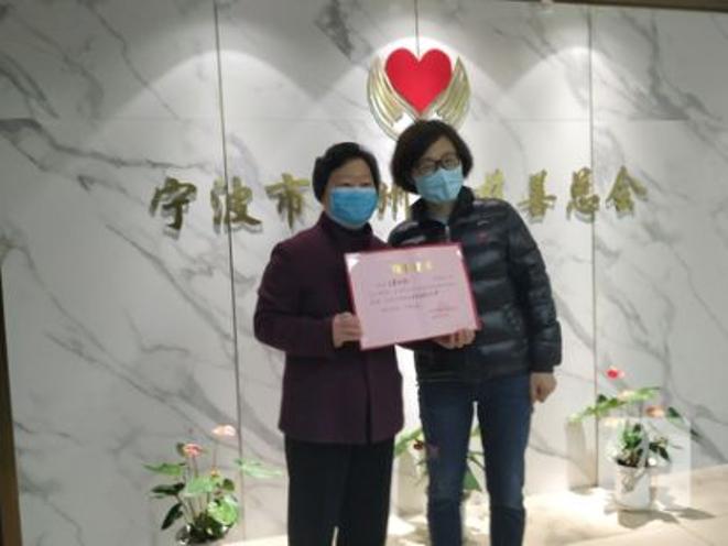 中国华人给意大利送口罩,中国华人给外国人送口罩