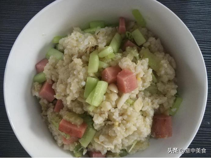 蛋炒饭怎么做防止粘锅,蛋炒饭怎样做不上火