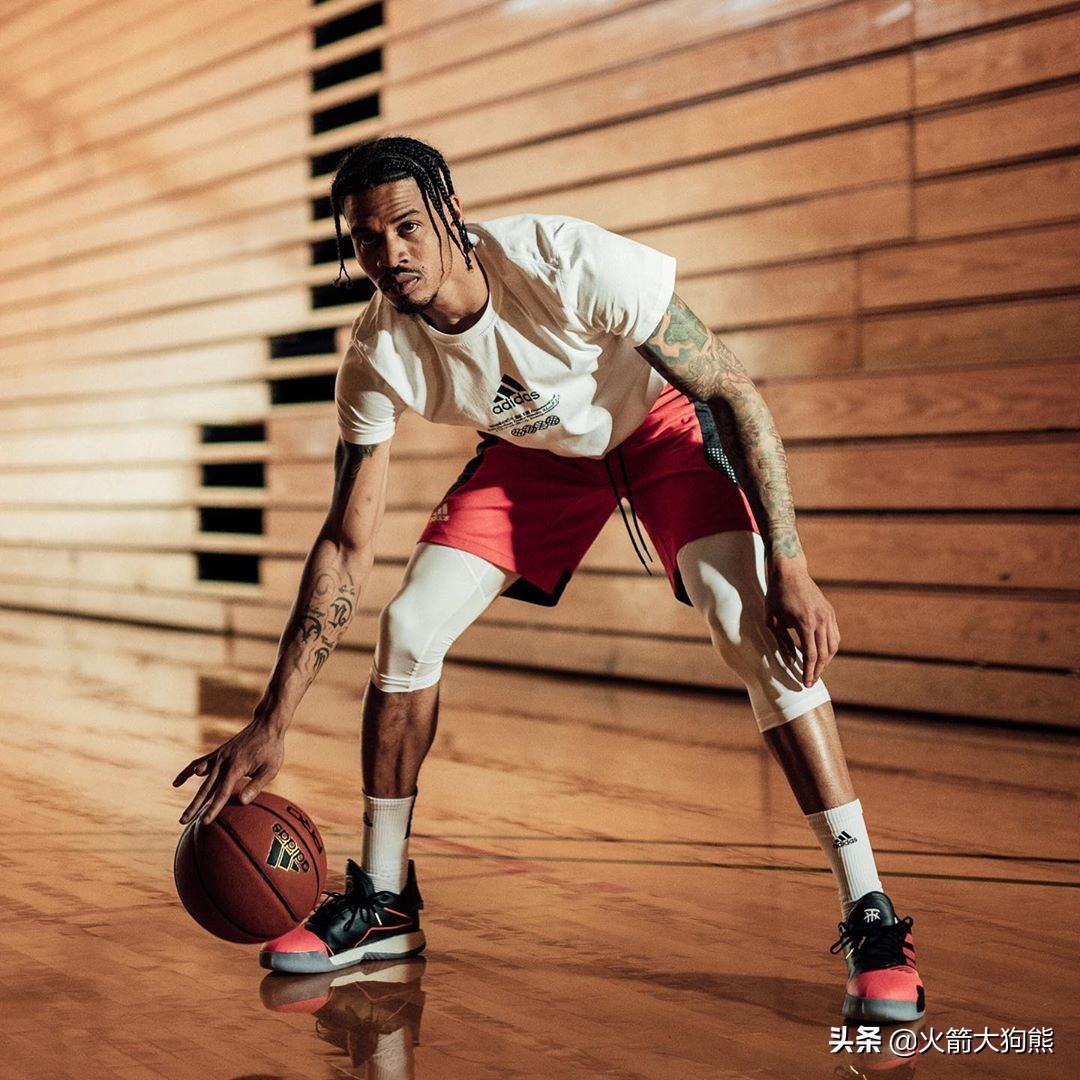 塞拉斯任火箭新主帅视频发布会,火箭队更换教练塞拉斯