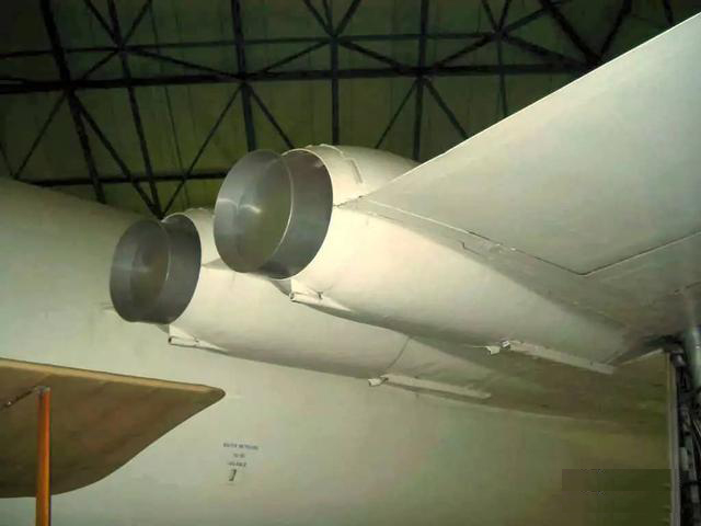 英国轰炸机v型,英国3v轰炸机