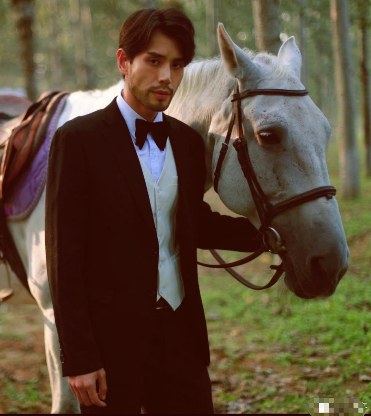 台湾艺人任思齐怒批蔡英文政府！指其制造舆论*脑洗**民众，堪比汉奸