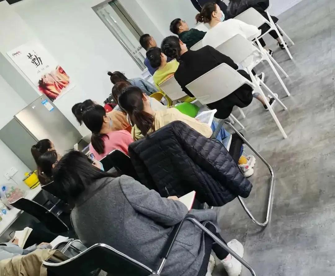 弘成学苑数字化学习中心,弘成教育贵阳学习中心