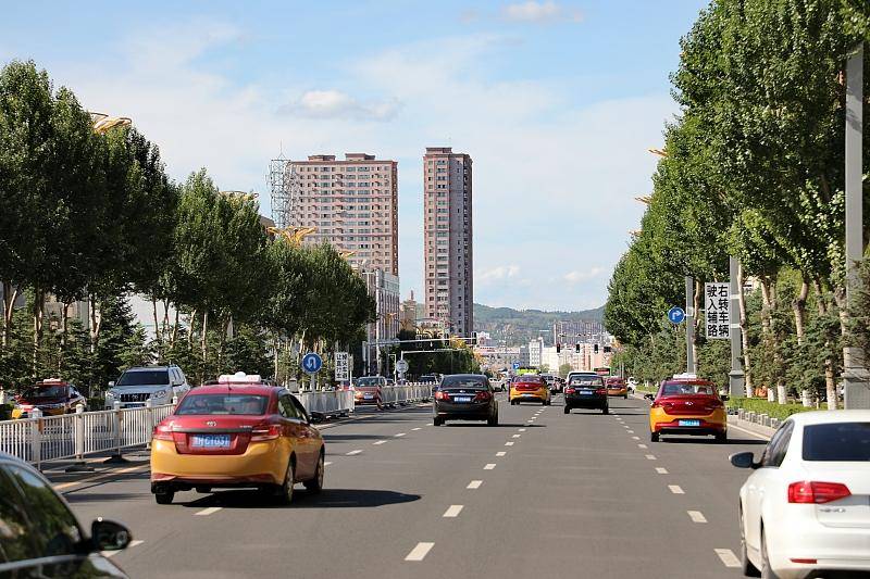 当年在鹤岗买房子的年轻人,在鹤岗买房的小伙