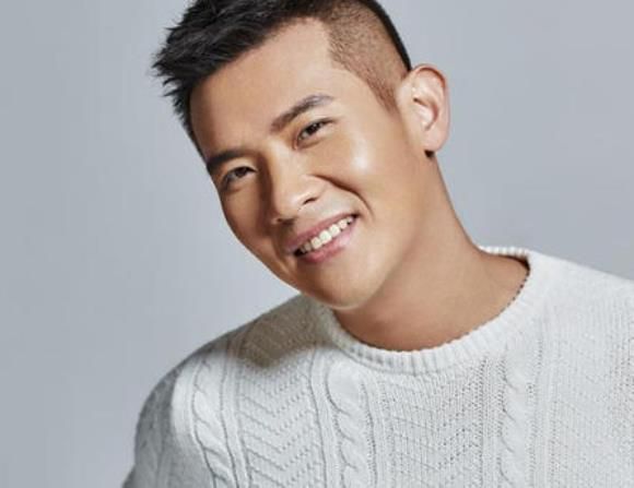 郑恺苗苗疑是喜当爸爸妈妈,郑恺苗苗晒照庆祝结婚一周年