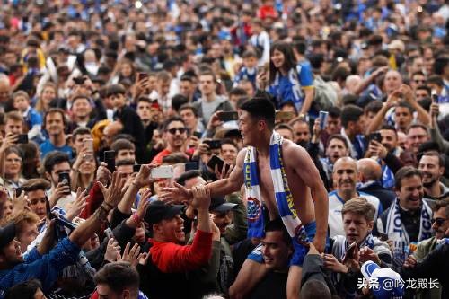 武磊在西班牙很受欢迎,武磊西班牙单刀绝杀