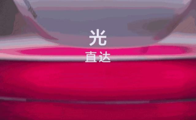 女星为美抱灯入睡，自律“成瘾”普通人着实难效仿