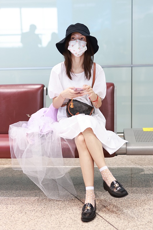 中长筒袜怎么搭才好看女,中长款袜日常搭配夏天