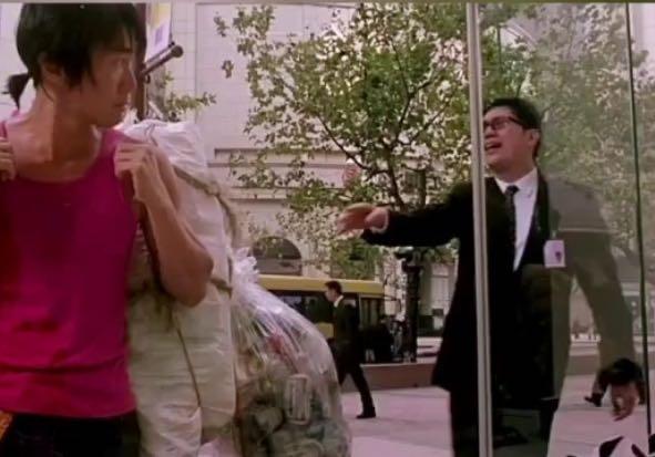 周星驰经典踢球,周星驰自由发挥成经典镜头