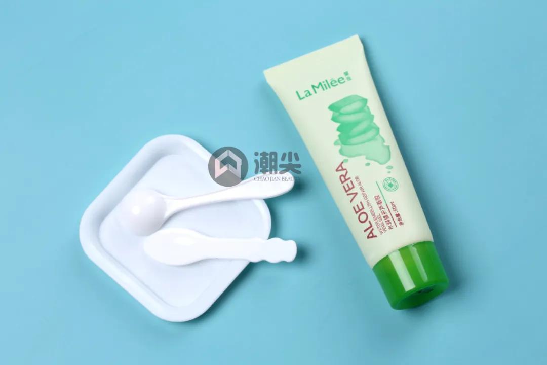 看你的小胡子这么可爱，一定是个男孩纸