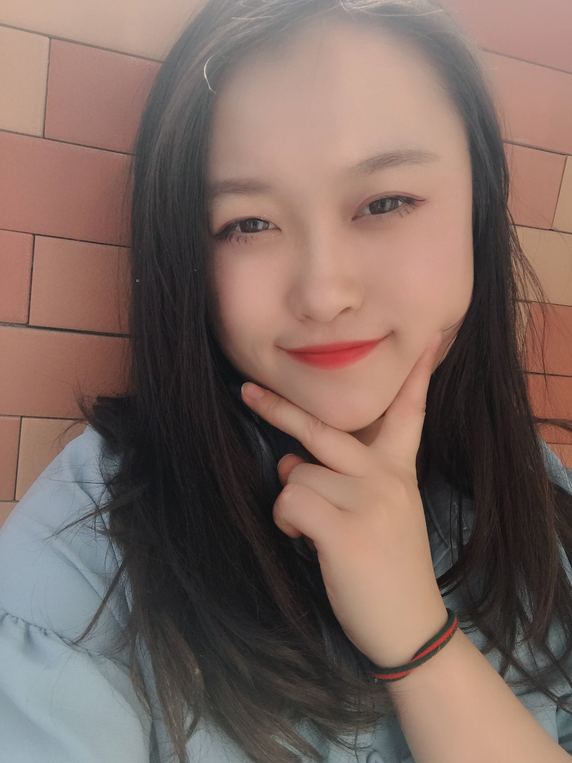 芭莎红富勒烯灯泡肌水雾拉丝面膜,富勒烯蛋白灯泡面膜为什么拉丝