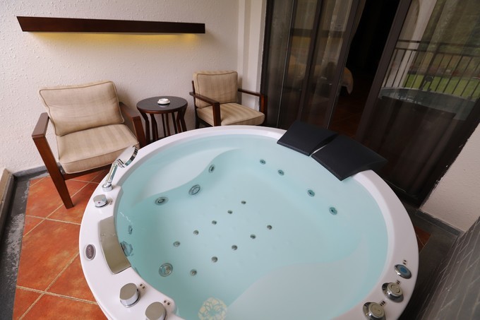 巴厘岛式私密温泉度假,听山野清风