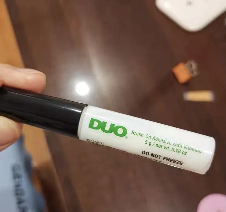 新手vs老手化妆,化妆用假睫毛胶水哪款好