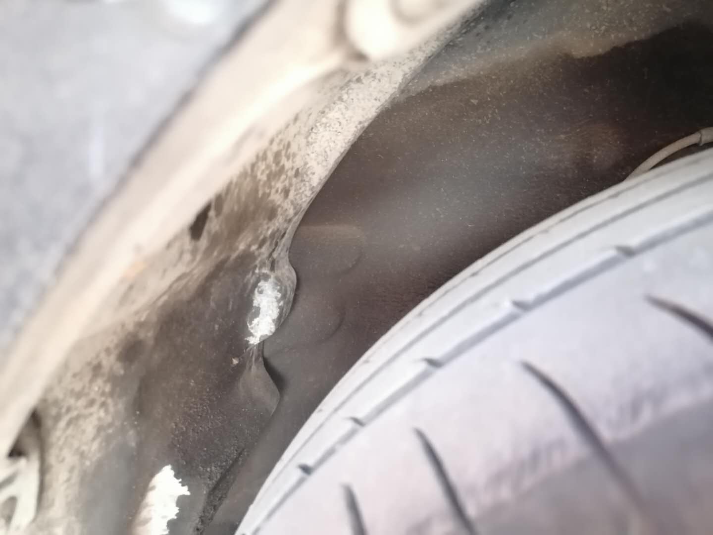 发动机漏油和烧机油大修多少钱,发动机漏油维修费用明细表