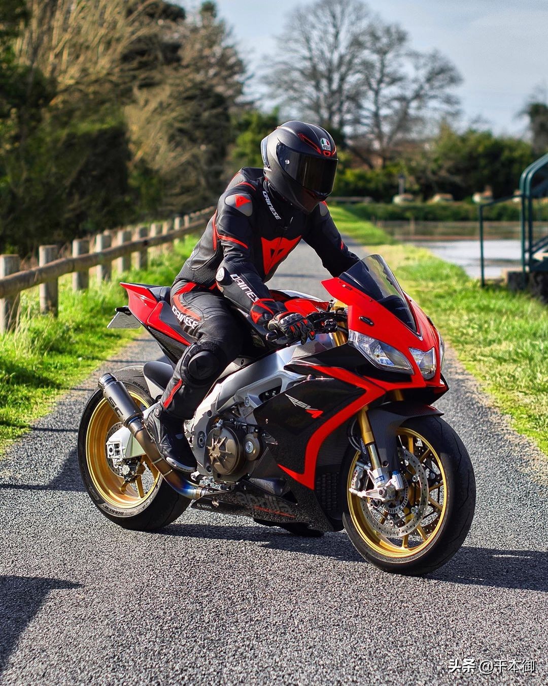 agv头盔pista冰蓝推荐,agv头盔pista彩虹一号