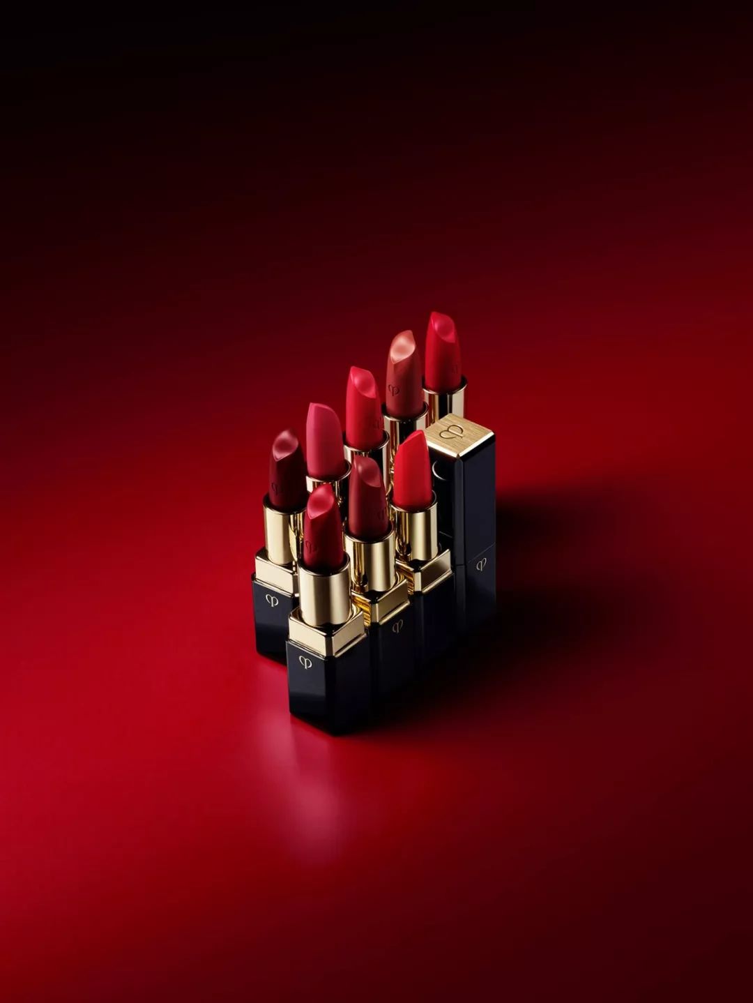 比起花和巧克力，女生更想在朋友圈秀晒炫这些情人节美妆礼盒