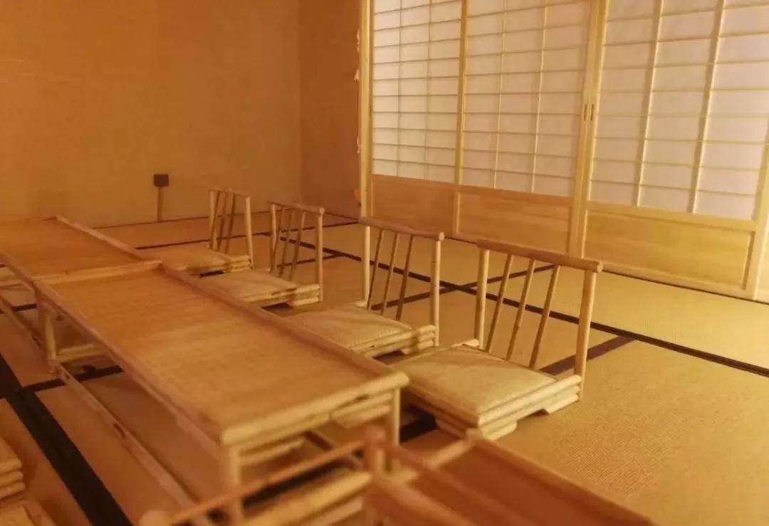 80后夫妻住山,80后两口子隐居大山