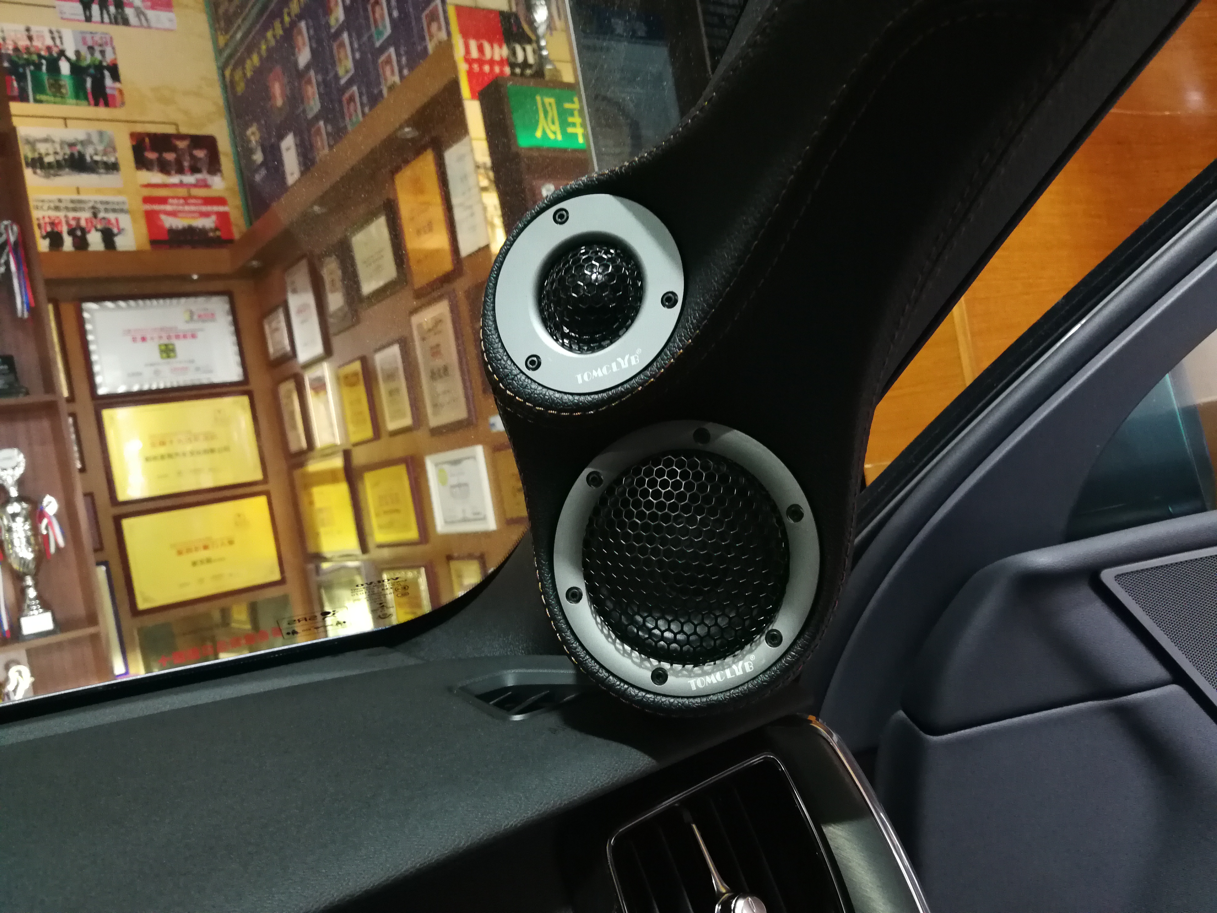 沃尔沃xc60汽车鸣笛喇叭改装,高品质车载音响改装