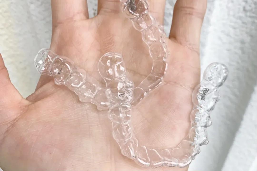 隐形牙套和透明保持器的区别,牙齿保持器和隐形牙套的区别