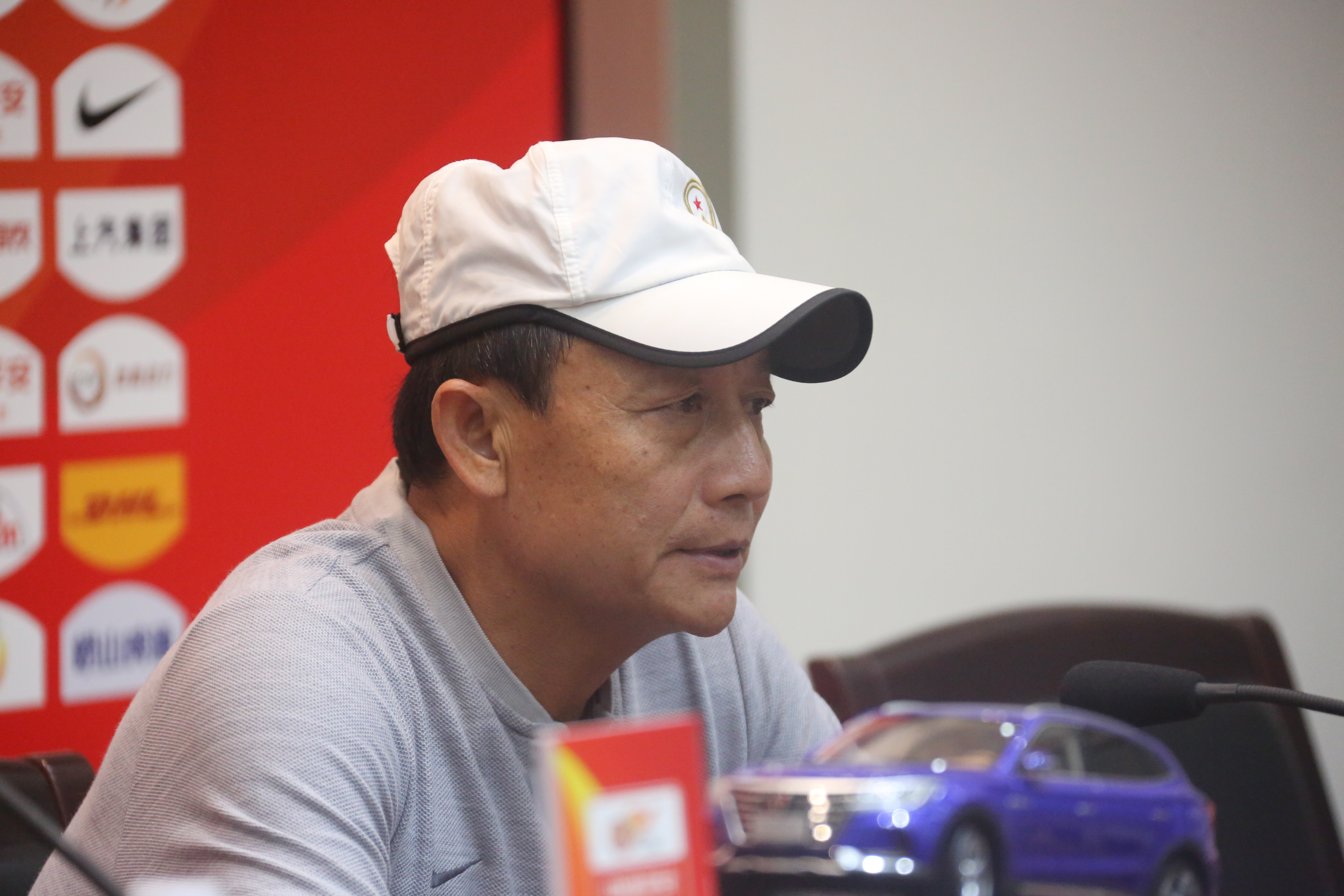 泰达足球队赛后庆祝,泰达对阵建业胡睿宝