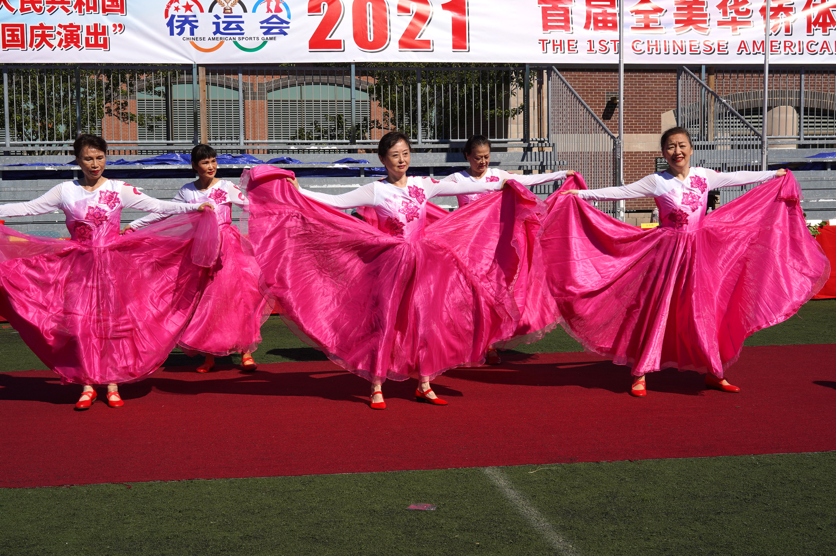 庆国庆70周年主题活动,庆国庆文艺汇演中国红