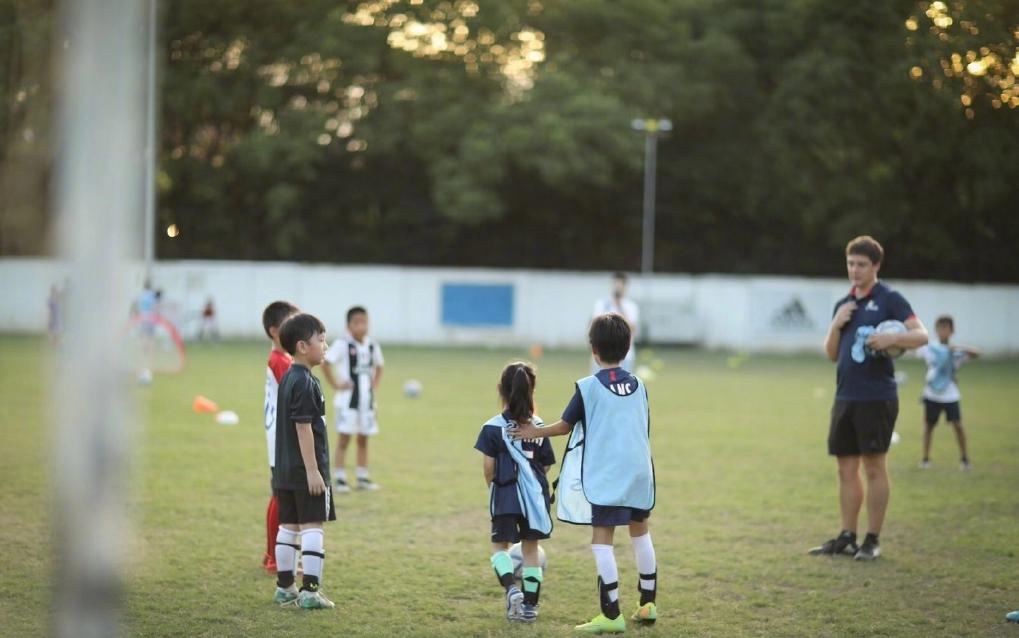 孙俪晒孩子打篮球,孙俪赞美孩子