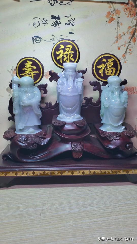 我典当了二十个翡翠手镯，换来了拜鉴定专家为师的机缘奇遇