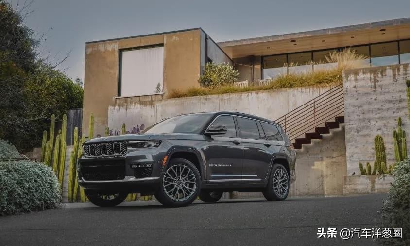 2003款jeep大切诺基v8,jeepv8大切诺基越野视频