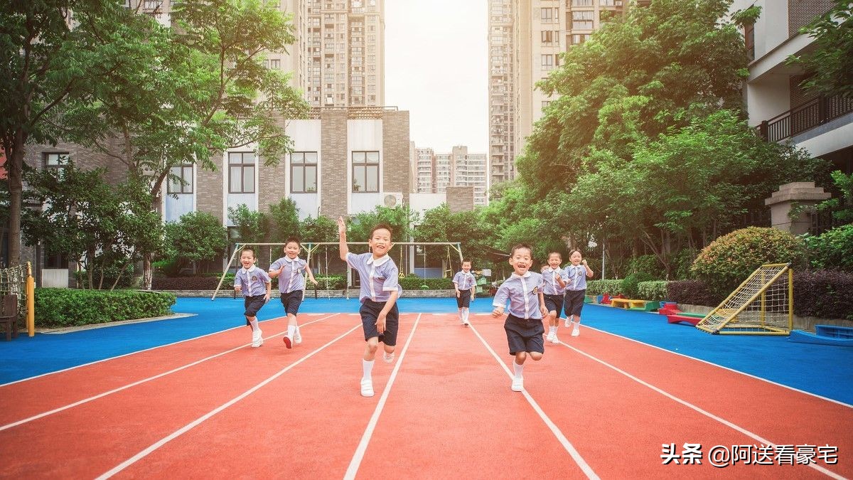 广州新地标网红打卡馆,最美球场震撼来袭广州恒大足球场