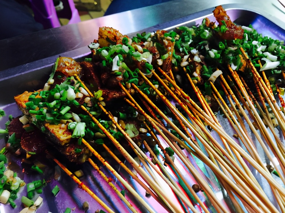 90后女孩开烧烤店月入30万,开一家烧烤店一年真实收入