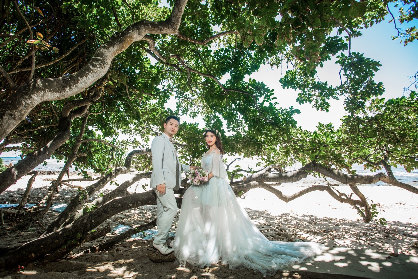 天涯海角和大小洞天婚纱照,去三亚大小洞天婚纱照多少钱