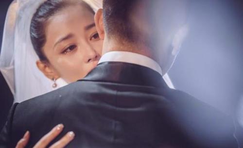 张馨予微博再次晒照尽情秀恩爱,张馨予崩溃